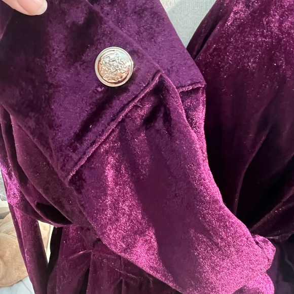 Abyoxi Peplum Top - Picture 6 of 11